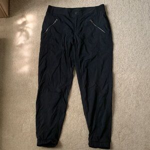 Athleta Trekkie Capri Crop Jogger Pants